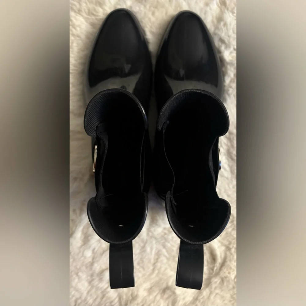 Juicy Couture Tarain Black Chelsea Pull-On Ankle Rain Boots Size: 9